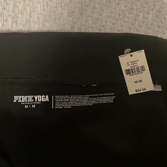 *RARE* VS PINK capri leggings with sequin band - size medium *NWT* - Picture 6 of 6